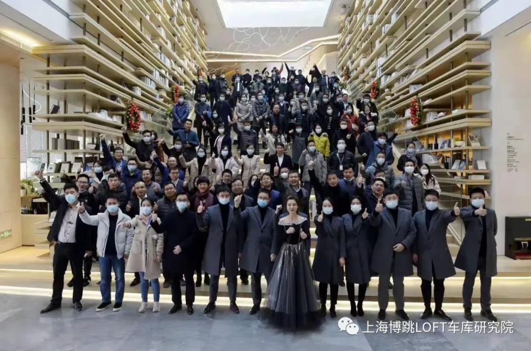 莱芜全国一百多人在华侨城汉口道6号参观研讨LOFT专利车库技术！
